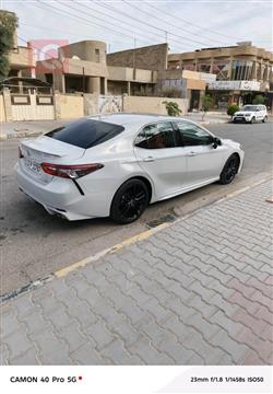 تۆیۆتا کامری